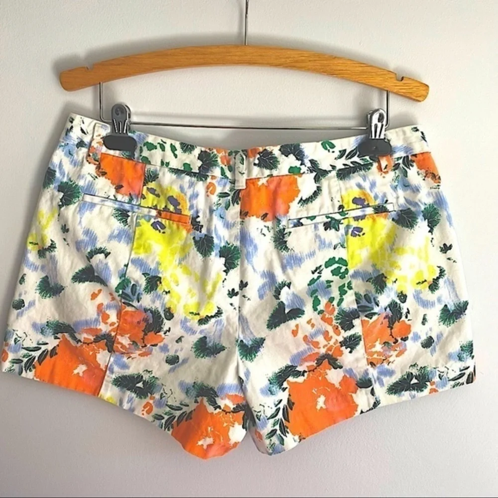 GAP City Shorts White Floral Mid Rise Size 12 EUC